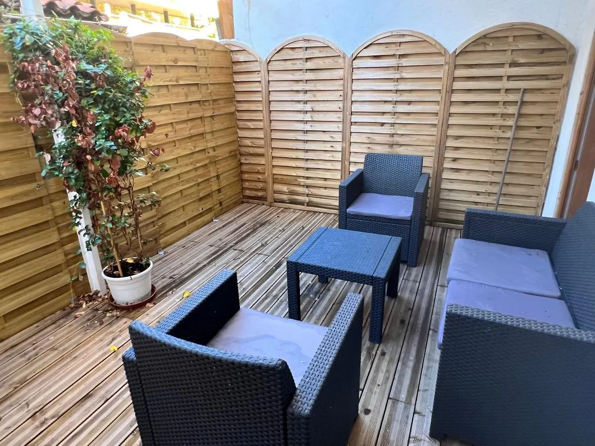 Studio Neuf Climatise Avec Terrasse #4 Toulon Apartment